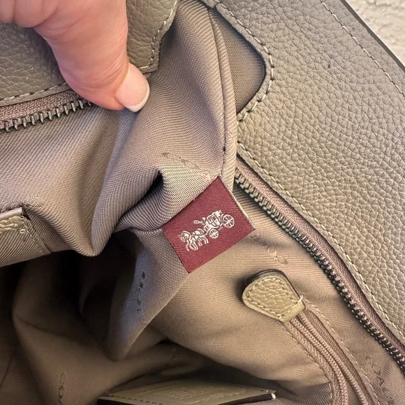 Coach, Turnlock Chain Tote/ Shoulder Bag - Picture 5 of 15